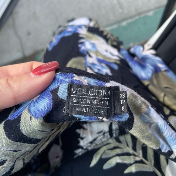 Volcom floral mini romper sz xs - Picture 6 of 6